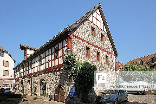 Fachwerkhaus mit Touristinformation in Lohr am Main  Unterfranken  Franken  Spessart  Bayern  Deutschland  Europa