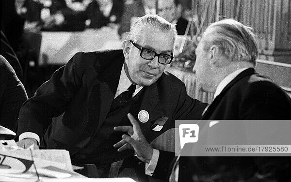 Der 18. Parteitag der Christlich DemokratischeUnion i Deutschlands (CDU) fand am 25. 1. 1971 in Düsseldorf statt. Kai Uwe von Hassel  Kurt Georg Kiesinder von l  Deutschland  Europa