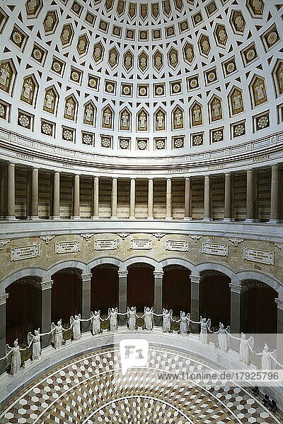 Interior  hall and dome with a total of 34 angels  goddesses of victory 3  3 metres high  monument Befreiungshalle Kehlheim  round hall with dome  45 m high  29 m diameter  classicism  built 1842 to 1863 by Friedrich von Gärtner and Leo von Klenze  Michelsberg  Kelheim  Lower Bavaria  Bavaria  Germany  Europe
