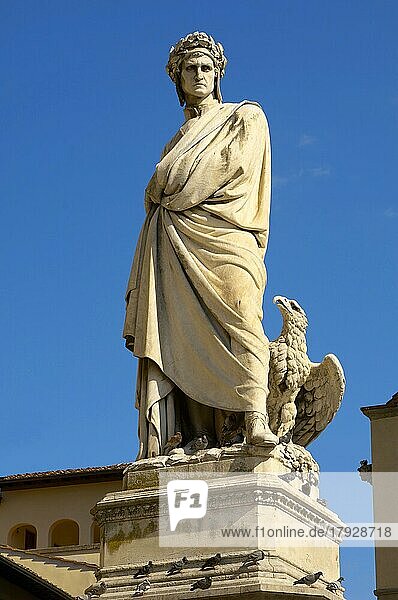 Statue von Dante  Basilika Santa Croce  Florenz Italien  Florenz  Toskana  Italien  Europa