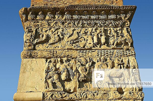Der Bogen des römischen Tetrach-Kaisers Galerius aus dem 4. Jahrhundert  der seinen Sieg über die sassanidischen Perser verkündet. Thessaloniki  Griechenland  Europa