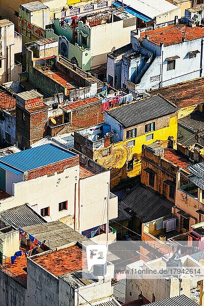Typisch indische Stadthäuser  Ansicht von oben. Tiruchirappalli (Trichy)  Luftaufnahme. Tamil Nadu  Indien  Asien