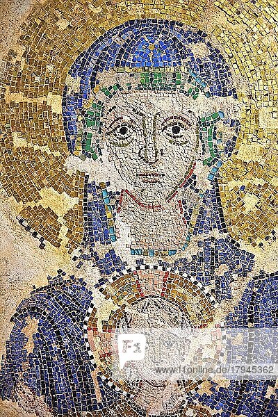 Mosaik der Jungfrau Maria mit Kind aus der Zen-Kapelle der Markus-Basilika  Venedig  Venetien  14