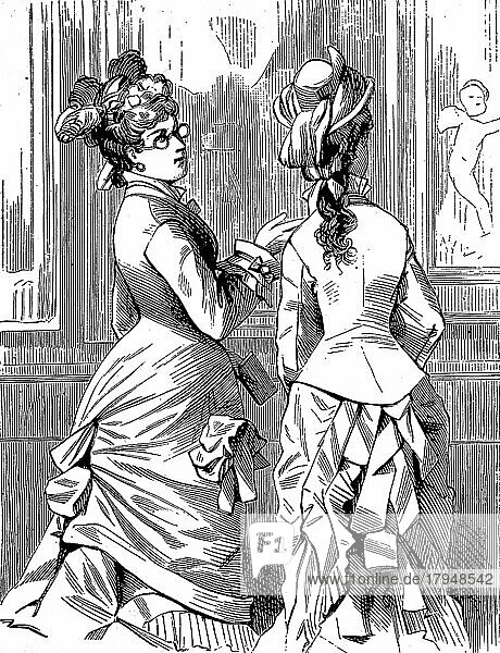 Zwei Damen der feinen Gesellschaft beim Besuch einer Bilderausstellung  Galerie  stehen vor einem Aktgemälde  1880  England  Historisch  digital restaurierte Reproduktion einer Vorlage aus dem 19. Jahrhundert