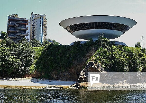 Museu de Arte Contemporanea de Niteroi  Museum fuer zeitgenössische Kunst in Niteroi in direkter Nähe zu Rio de Janeiro  Brasilien  Südamerika