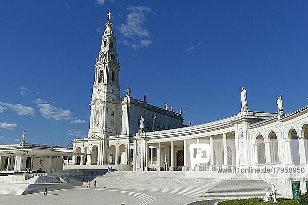 Basilika unserer lieben Frau vom Rosenkranz  Fátima  Ourém  Portugal  Europa