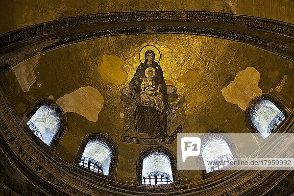Jungfrau Maria und Christuskind  Das Apsismosaik  Hagia Sophia  Istanbul  Türkei  Asien