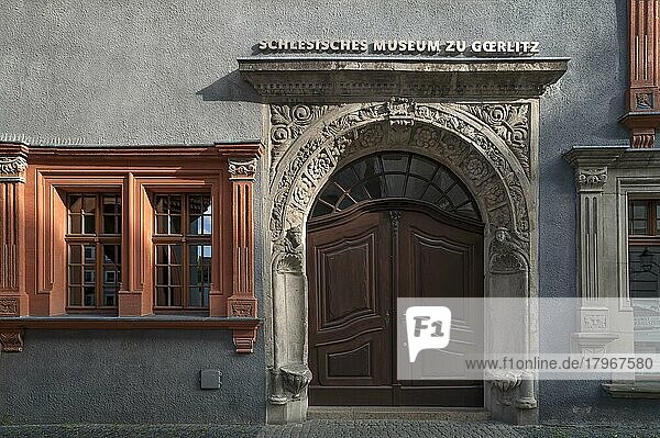 Eingangsportal vom Schönhof  älteste Renaissance-Bauwerk in Görlitz  1526  ehemaliges fürstliches Gästehaus  Görlitz  Oberlausitz  Sachsen  Deutschland  Europa