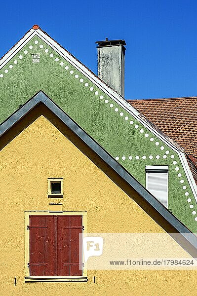 Orange façade and roof with Bieberschwanz tiles  pointed gable  Leutkirch  Allgäu  Baden-Württemberg  Germany  Europe