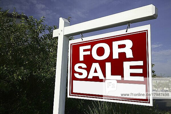 Zeichen für den Verkauf von Immobilien in A Nachbarschaft