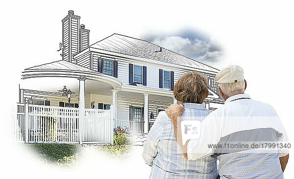 Neugierig umarmt Senior Paar Blick auf Haus Zeichnung und Foto Kombination auf weiß
