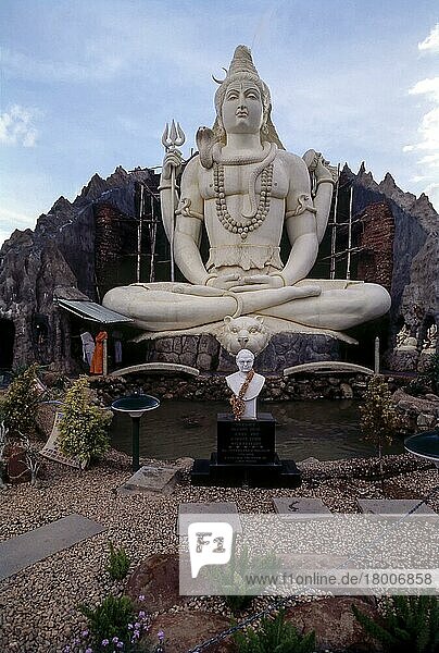 65 Fuß hohe Statue von Lord Shiva  eines der beliebtesten spirituellen Ziele in Bengaluru  Bangalore  Karnataka  Indien  Asien