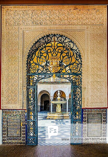 Farbige Azulejos  Stadtpalast Casa de Pilatos mit Stilelementen des Mudejar  Sevilla  Sevilla  Andalusien  Spanien  Europa