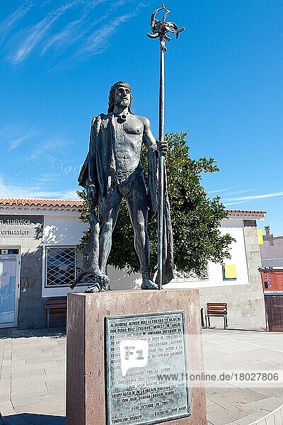 Bronze-Statue von Guanchen Krieger  Santiago del Teide  Teneriffa  Kanarische Inseln  Spanien  Europa
