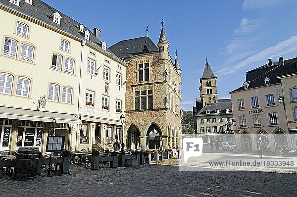 Dingstuhl oder Denzelt  ehemaliges Gerichtsgebäude  Marktplatz  Basilika  Echternach  Luxemburg  Europa