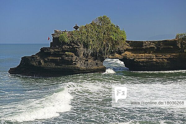 Meerestempel Pura Batu Bolong  Schwestertempel des Pura Tanah Lot  Bali  Indonesien  Asien