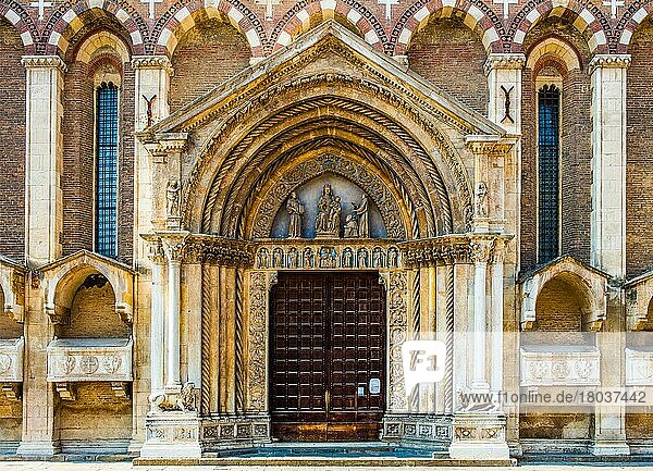 Magnificent Gothic-style lunette of the San Lorenzo portal  13th century Four 14th century sarcophagi Vicenza  Veneto  Italy Vicenza  Veneto  Italy  Europe