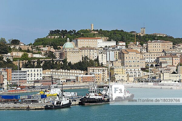 Hafen  Ancona  Italien  Griechenland  Europa