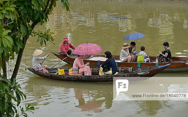 Ruderboote  Thu Bon Fluss  Hoi An  Vietnam  Asien