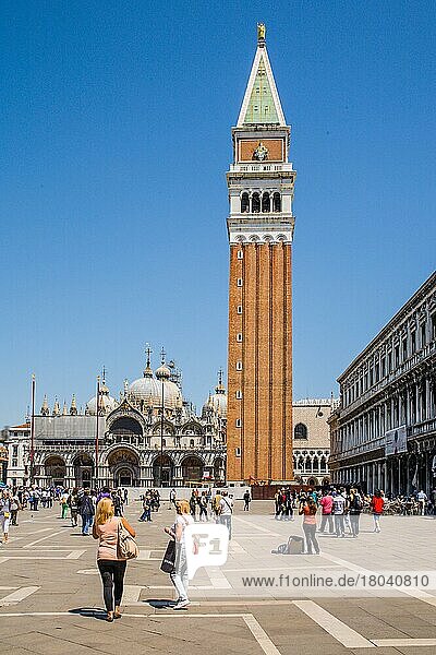Markusplatz mit Markus-Dom und Campanile  Piazza San Marco  Venedig  Lagunenstadt  Venetien  Italien  Venedig  Venetien  Italien  Europa