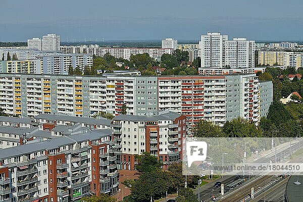 Wohnhäuser  Allee der Kosmonauten  Marzahn  Berlin  Deutschland  Europa
