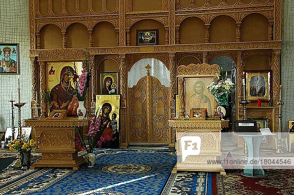 Innenansicht der Kirche des orthodoxen Klosters von Vestem  einem südlichen Vorort von Sibiu wird von der Äbtissin Maria Craciun geführt. Transylvanien  Rumänien  Europa
