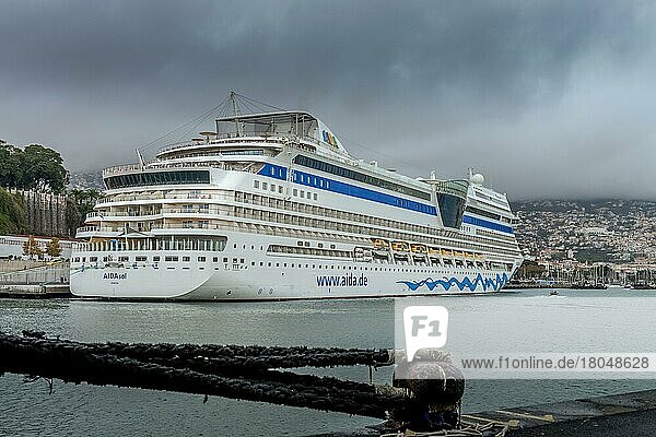 Kreuzfahrtschiff Aidasol  Schiffsanleger  Funchal  Madeira  Portugal  Europa