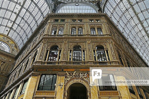 Galleria Umberto I  Galerie  Einkaufspassage  Neapel  Kampanien  Italien  Europa