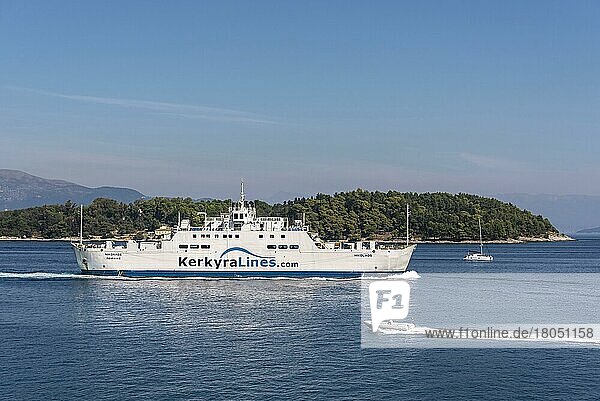 Fährschiff  Kerkyra  Insel Korfu  Ionische Inseln  Griechenland  Europa