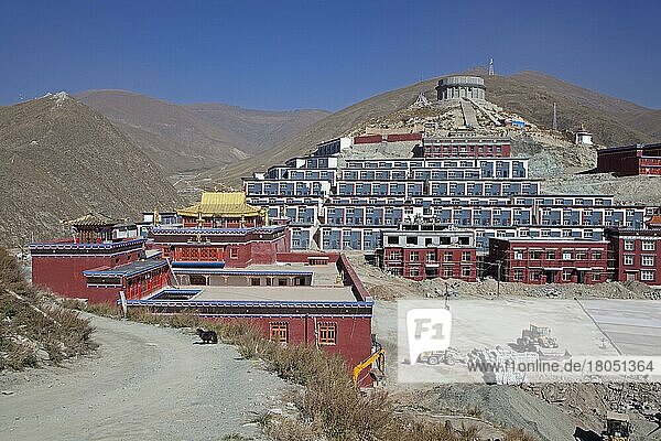 Wiederaufbau in der Yushu New Thrangu Gompa des tibetischen Thrangu-Klosters nach dem Erdbeben 2010 in Yushu  Provinz Qinghai  China  Asien