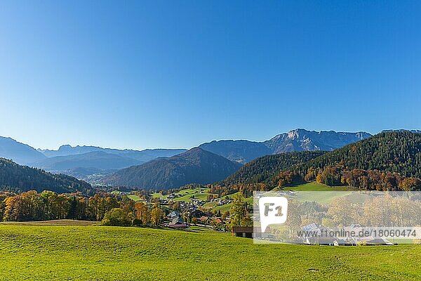 Ortsteil Oberau mit Alpenpanorama  Berchtesgaden-Oberau  Berchtesgaden  Oberbayern  Bayern  Deutschland  Europa