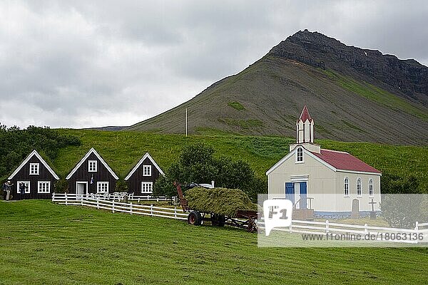 Hrafnseyri  Museum und Kirche  Arnarfjördur  Westfjorde  Island  Europa