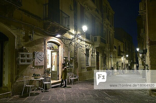 Old Town Street  Syracuse  Sicily  Italy  Europe
