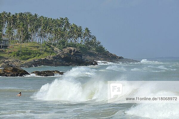 Welle  Goyambokka Beach  Tangalle  Sri Lanka  Asien