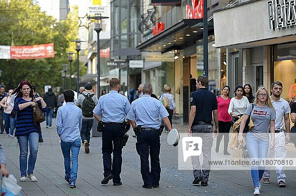 Police patrol  Kettwiger Straße  Essen  North Rhine-Westphalia  Germany  Europe