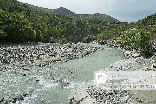 Stromschnellen Pika e Nisjes  canyon  Fluss Osum  Albanien  Europa