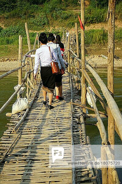 Brücke über den Nam Khan  Bambusbrücke  Nam Khan  Luang Prabang  Laos  Asien