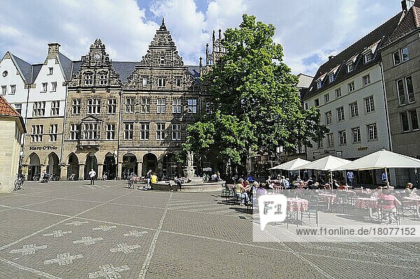 Street café  gabled houses  Prinzipalmarkt  Syndikatplatz  Münster  Münsterland  North Rhine-Westphalia  Germany  Europe