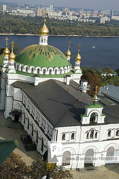 Refektorium  Refektoriumskirche  gesehen vom Großen Glockenturm  Obere Lawra  Kiewer Höhlenkloster  Kiew  Ukraine  Europa