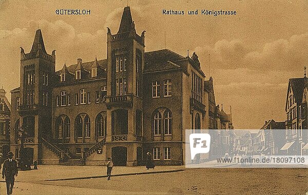 Güterloh  Rathaus und Königsstraße  Nordrhein-Westfalen  Deutschland  Ansicht um ca 1900-1910  digitale Reproduktion einer historischen Postkarte  Europa