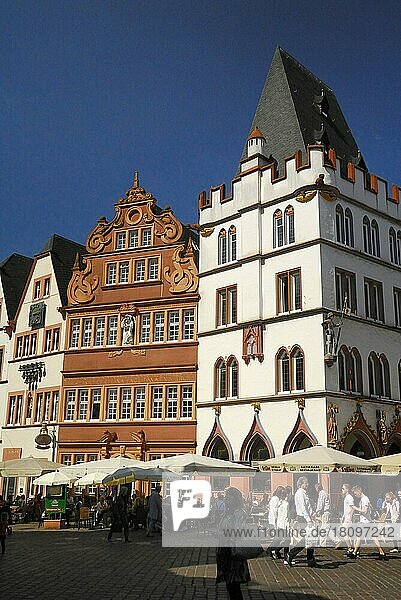 Steipe und Rotes Haus  Rheinland-Pfalz  Hauptmarkt  Trier  Deutschland  Europa