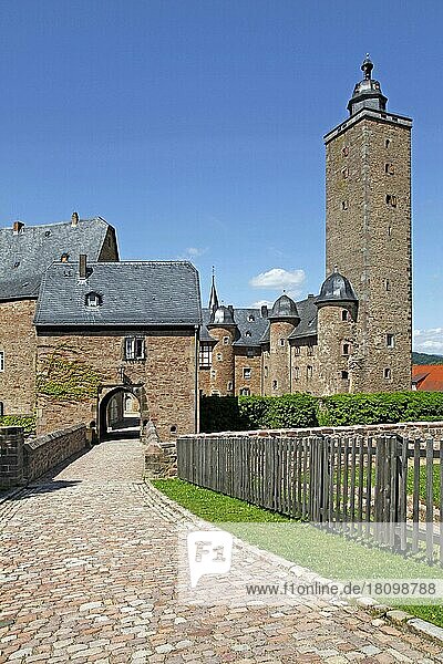 Schloss  südliches Torhaus  erbaut 1554  Bergfried  erbaut 1556  Steinau an der Straße  Main-Kinzig-Kreis  Hessen  Deutschland  Europa