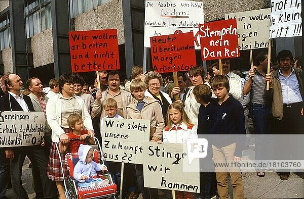 Hagen. Workers with families protesting for jobs at Orenstein and paddock ca. 1981