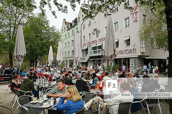 Cafe Münchner Freiheit  Schwabing  München  Bayern  Münchner Freiheit  Deutschland  Europa