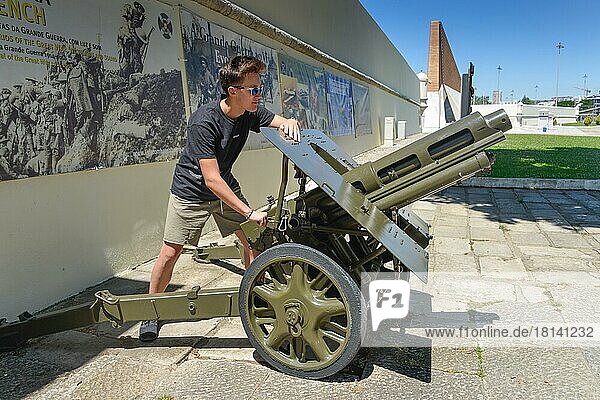 Kanone  Museu do Combatente  Belem  Lissabon  Portugal  Europa