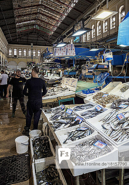Fischstand auf dem zentralen städtischen Markt  Athen  Attika  Griechenland  Europa