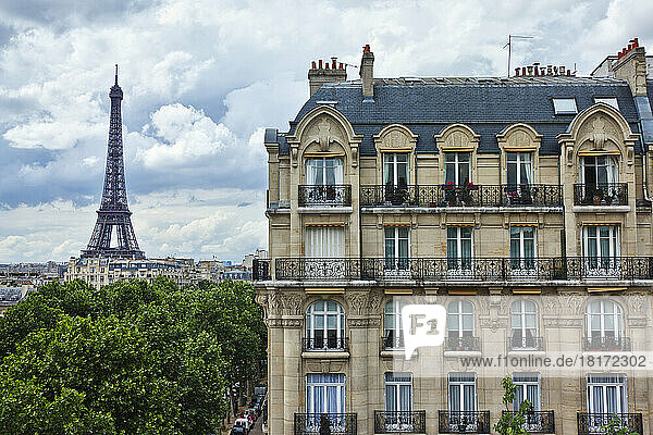 Eiffel Tower and Building  7th Arrondissement  Paris  Ile-de-France  France
