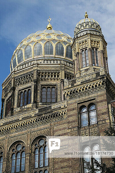 Close-up of the rooftop of the New Synagogue  Oranienburger Strasse  Belin-Mitte  Berlin  Germany.