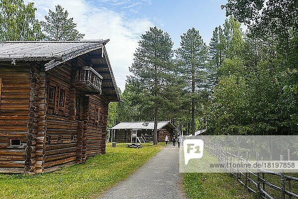 Traditionelles Holzhaus. Malye Korely  Klein-Karelien  Archangelsk  Russland  Europa