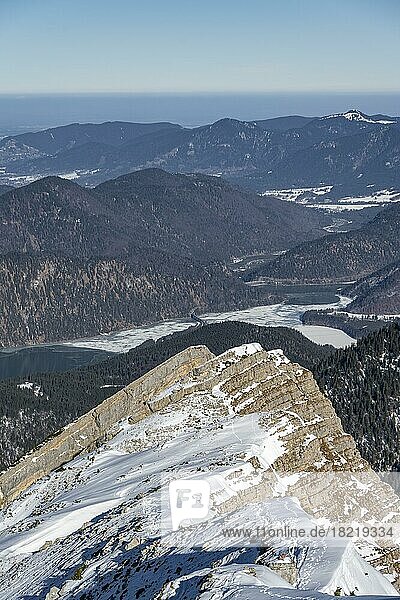 Sylvenstein Dam  view from Schafreuter in winter with snow  Karwendel Mountains  Alps in good weather  Bavaria  Germany  Europe